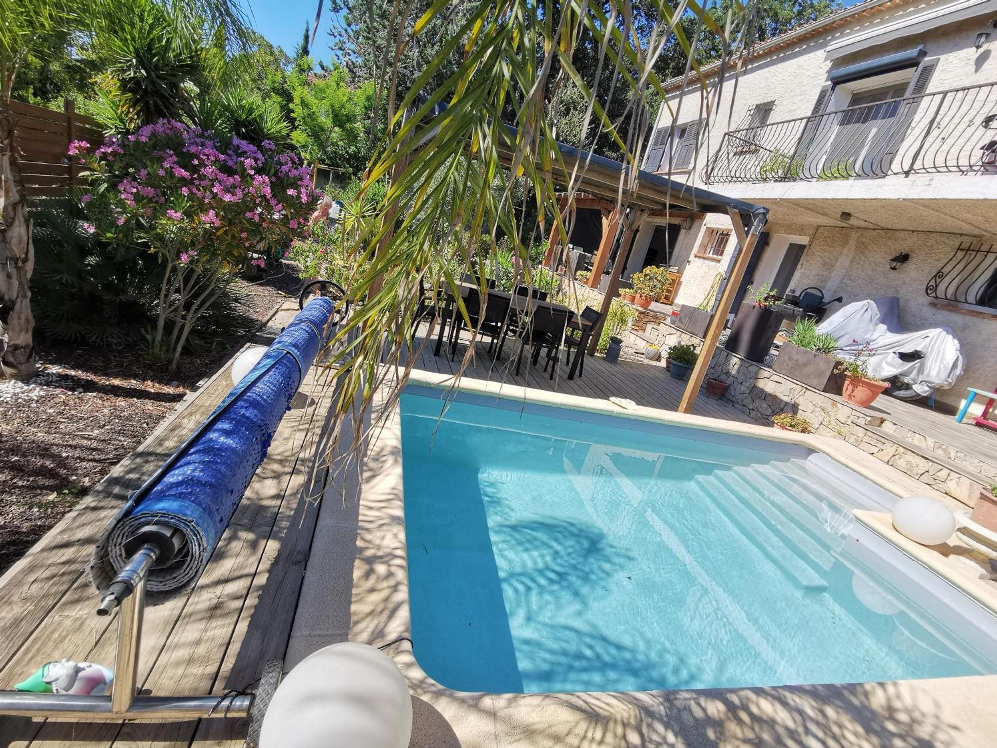 Bas De Avec Jardin, Piscine Et Jacuzzi * La Seyne-sur-Mer